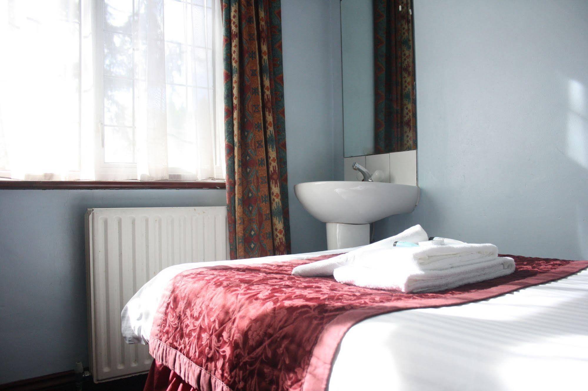 Kings Paget Hotel West Drayton  Exteriér fotografie